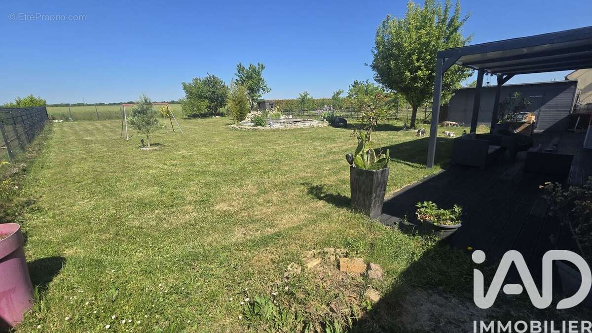 Maison 103 m² à Briarres-Sur-Essonne  - photo 4