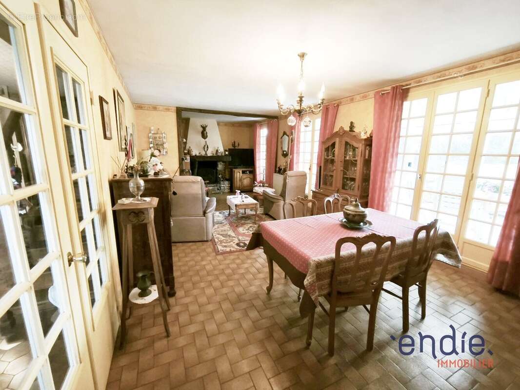 Maison à PIERREFITTE-EN-BEAUVAISIS