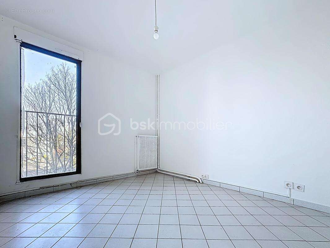 Appartement 5 pièces de 101 m² avec terrasse – Échirolles - photo 3