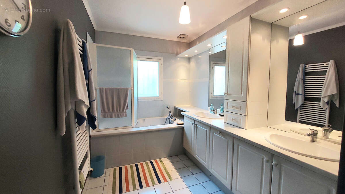 Maison à PONT-SUR-YONNE