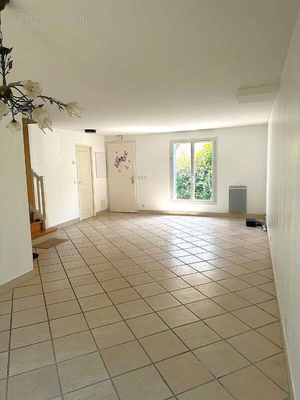 Maison 6 pieces / 4 chambres sarcelles village - photo 4