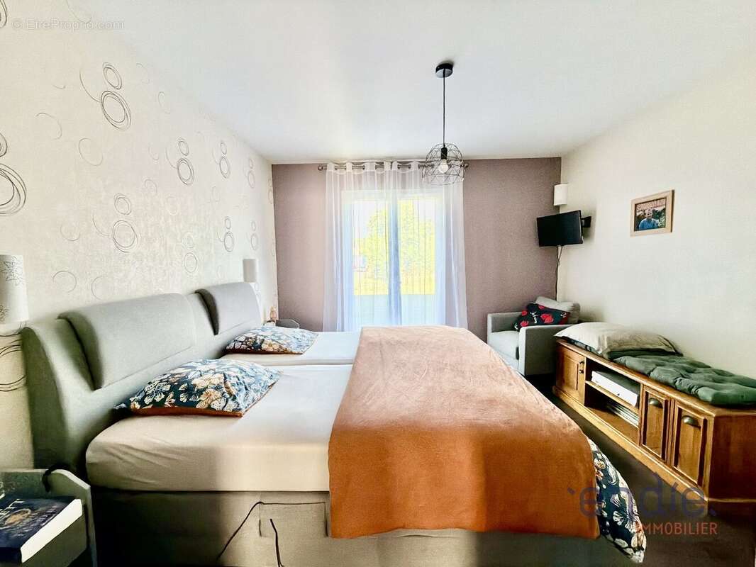 Une propriété d'exception de 185 m² - photo 9