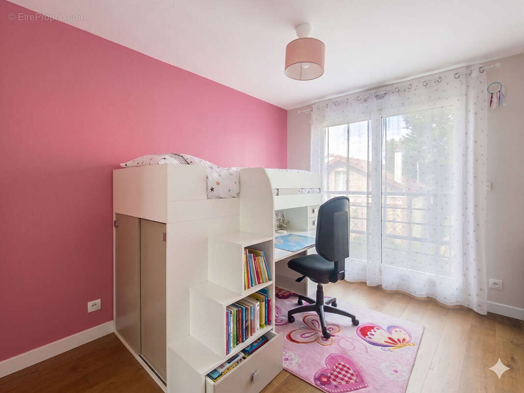 Appartement à SURESNES