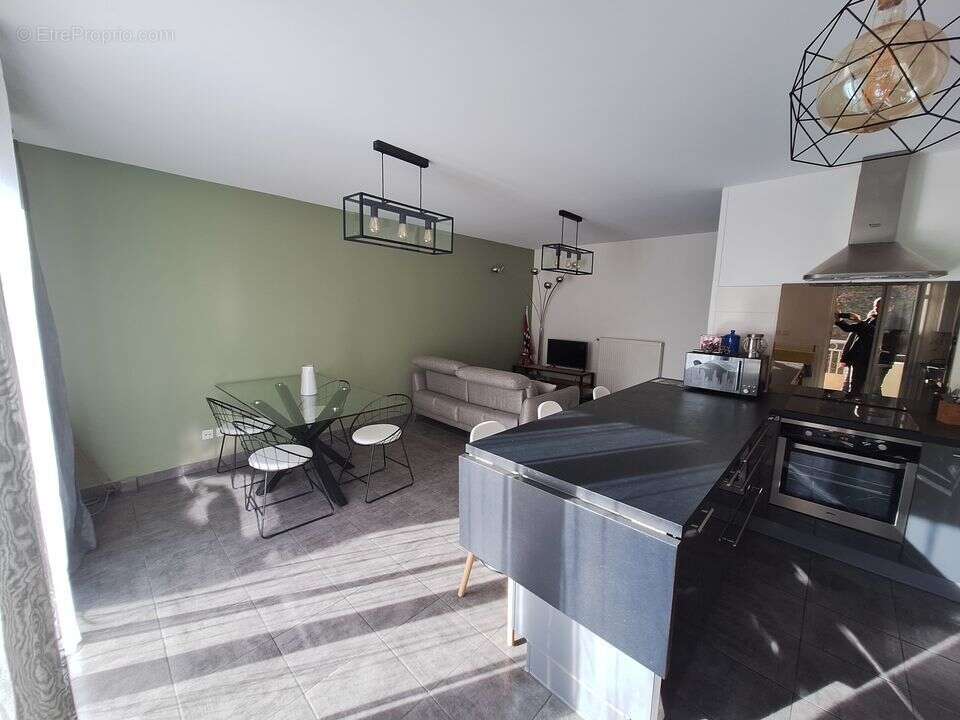Appartement à CHATEAUNEUF-SUR-ISERE