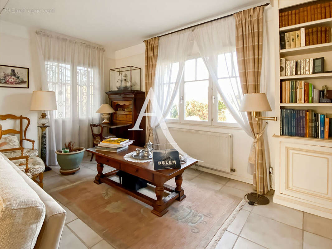 Maison à BOIS-D'ARCY