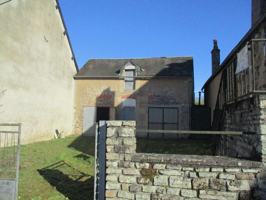 Maison à MONTREUILLON