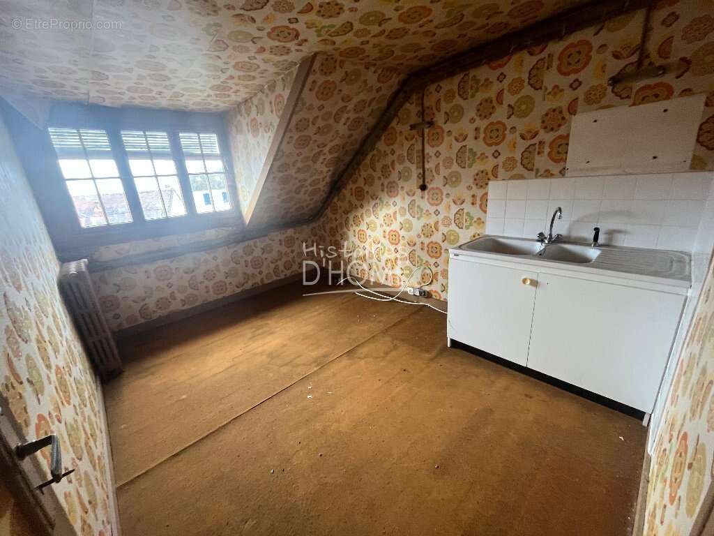 Maison à JOUY-LE-CHATEL