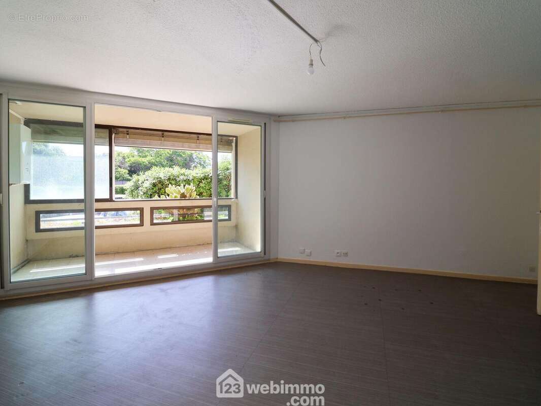 Appartement à MARSEILLE-9E