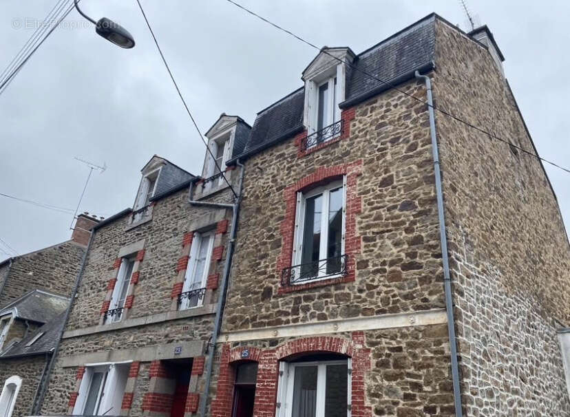 Appartement à FOUGERES