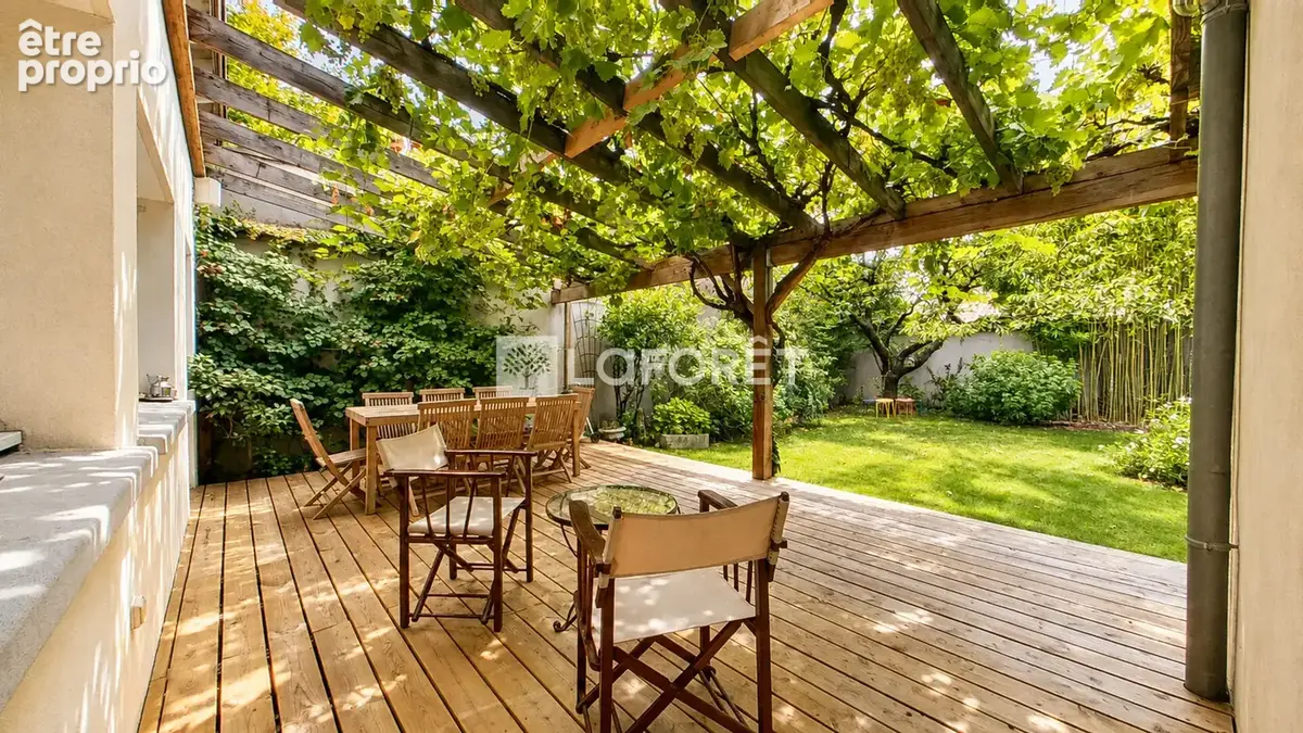 Lyon 3 -  Maison familiale de charme avec jardin au calme - photo 3