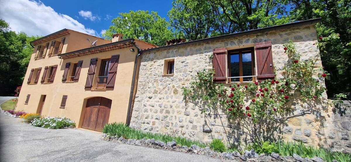 Maison à GREOLIERES