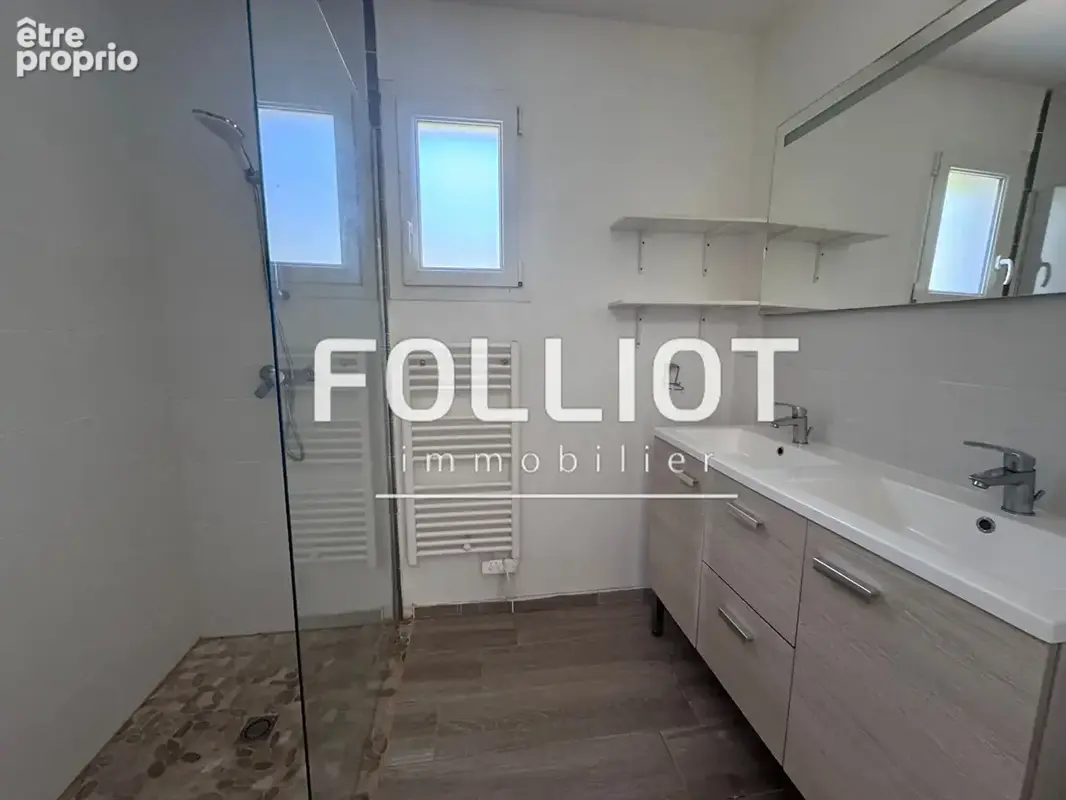 Entre mer & terre, maison spacieuse à vendre à Gratot avec vie de plain pied - Un véritable havre de paix ! - photo 7