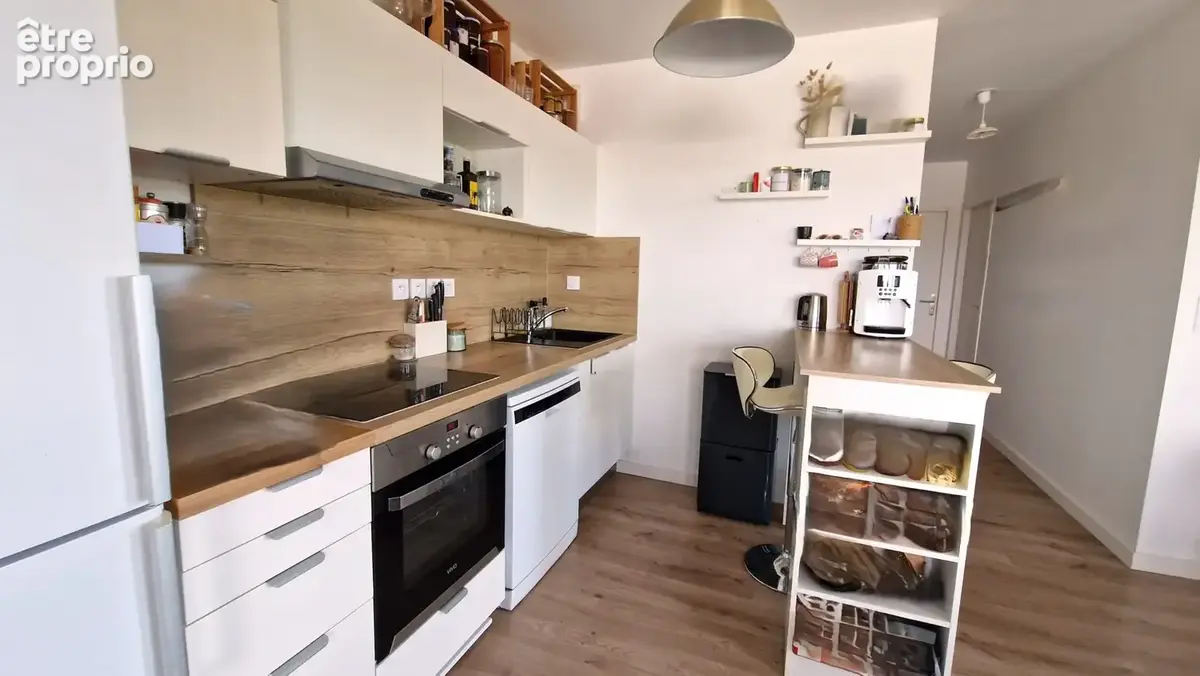 Appartement 60 m² à Saint-Nazaire  - photo 4