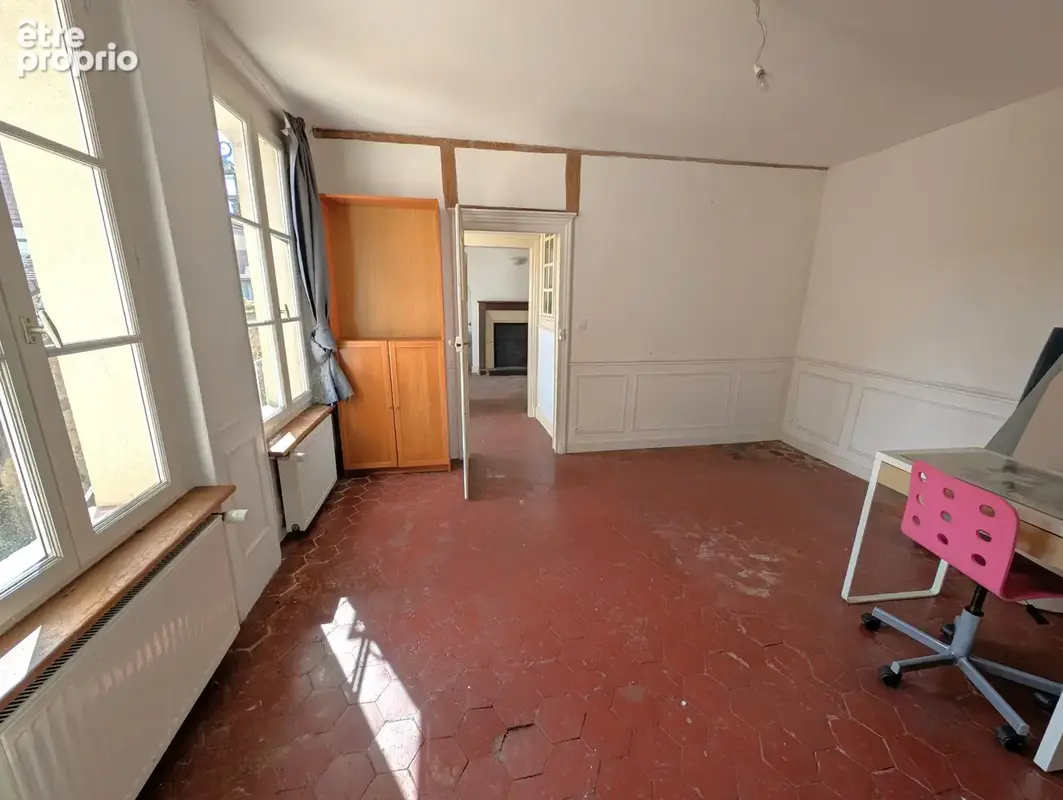 Maison ancienne avec 5 chambres au centre de la Ferté Loupière de 192m2 habitables sur jardin de 280m2 et jard - photo 16