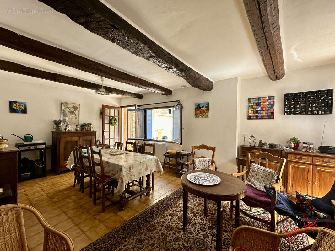 Maison à MIRABEL-AUX-BARONNIES