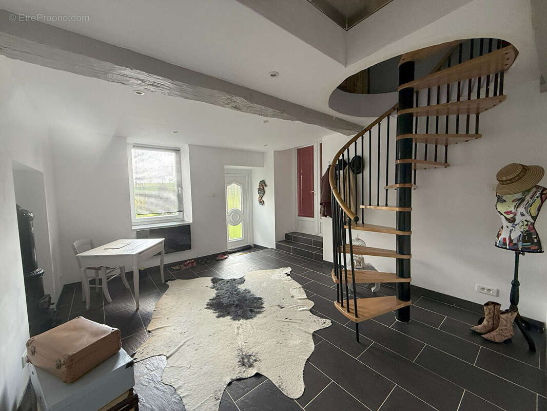 Maison à BELLENAVES