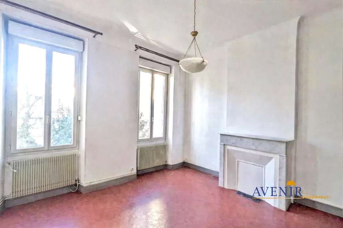 Appartement 80 m² à Marseille-6e  - photo 5