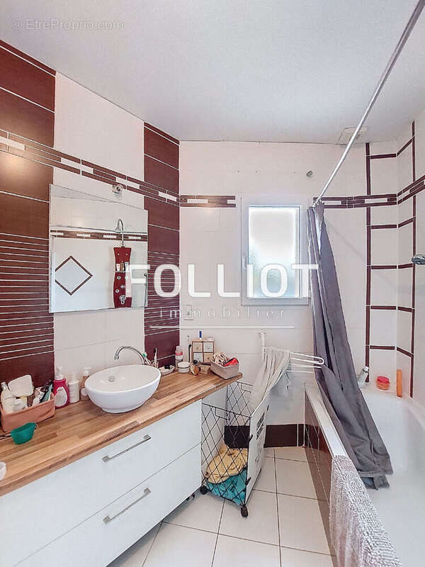 Maison à SAINTE-PIENCE