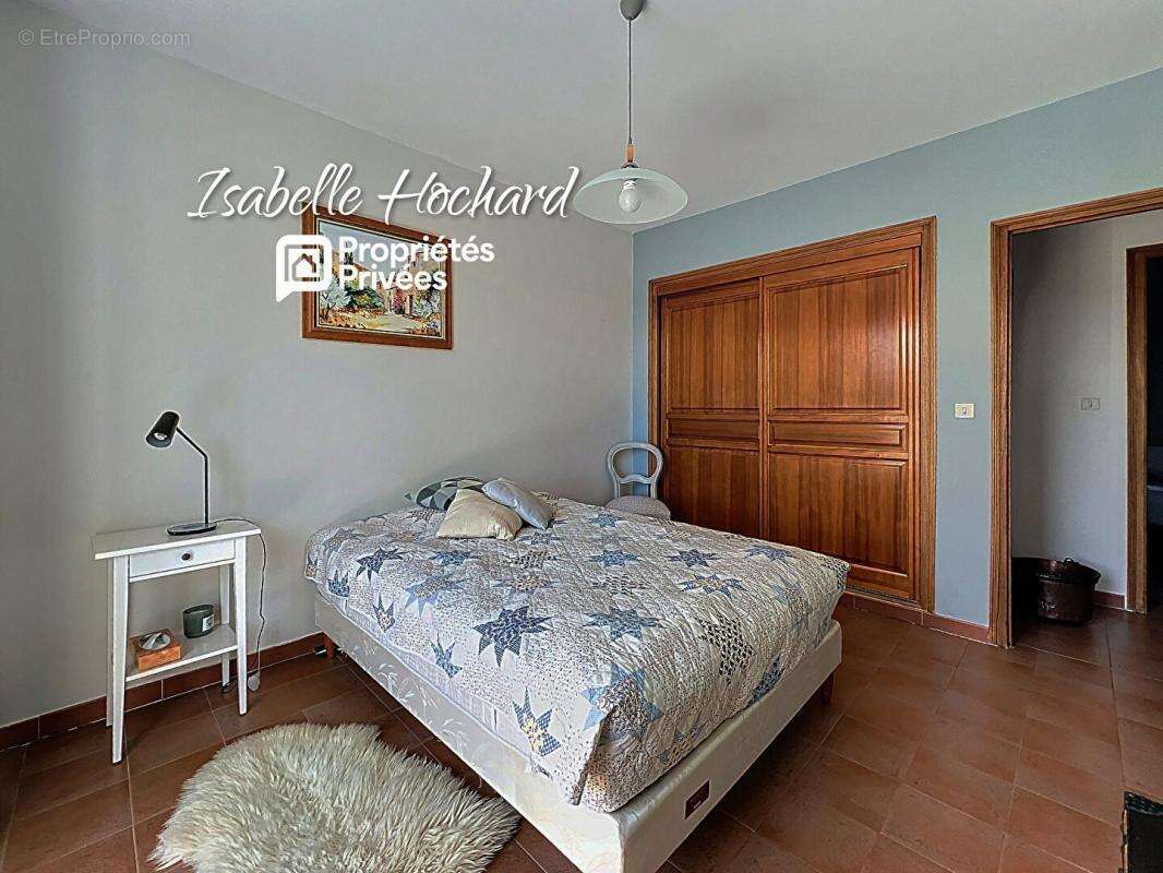 Maison Saint Maximin La Sainte Baume 5 pièce(s) 123 m² - photo 14