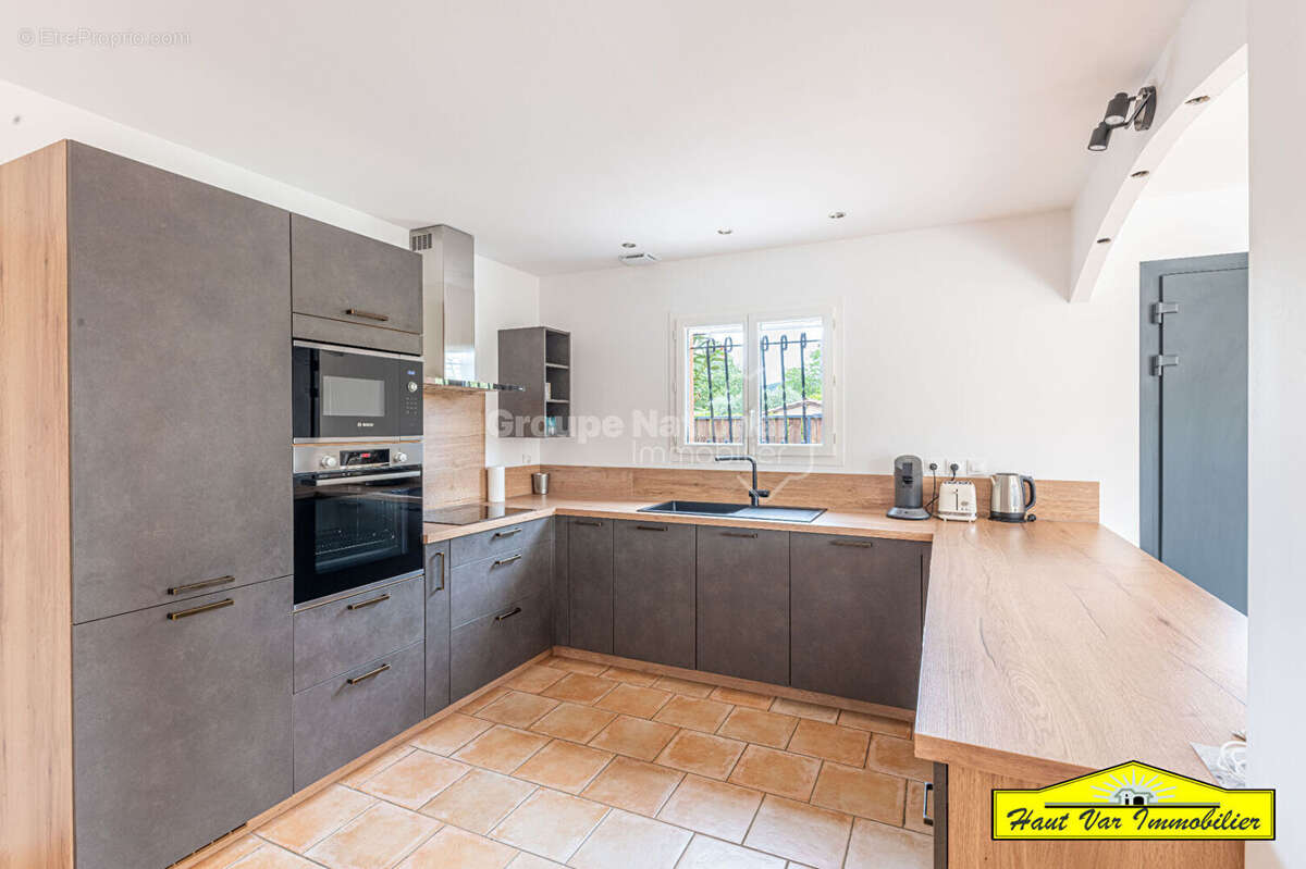 Maison à GREOUX-LES-BAINS