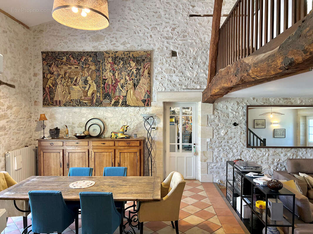 Maison à GENSAC