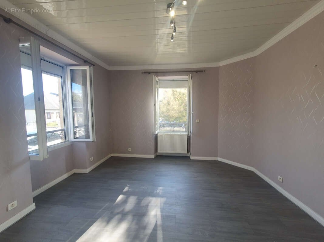 Maison à MARCILLAC-LA-CROISILLE