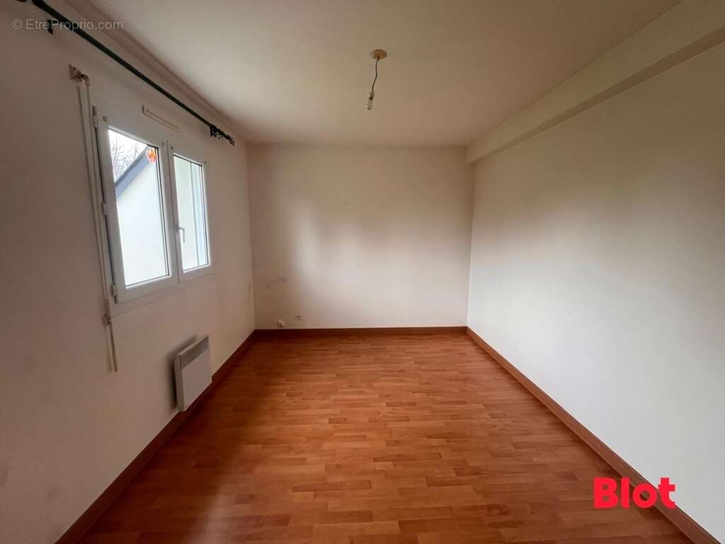 Maison à SAINT-ERBLON