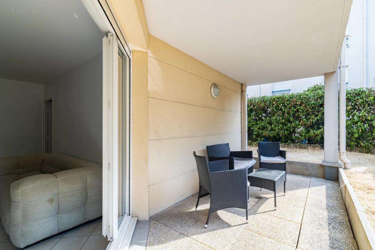 Bel appartement 4 pièces avec jardin, cave et parking - photo 3