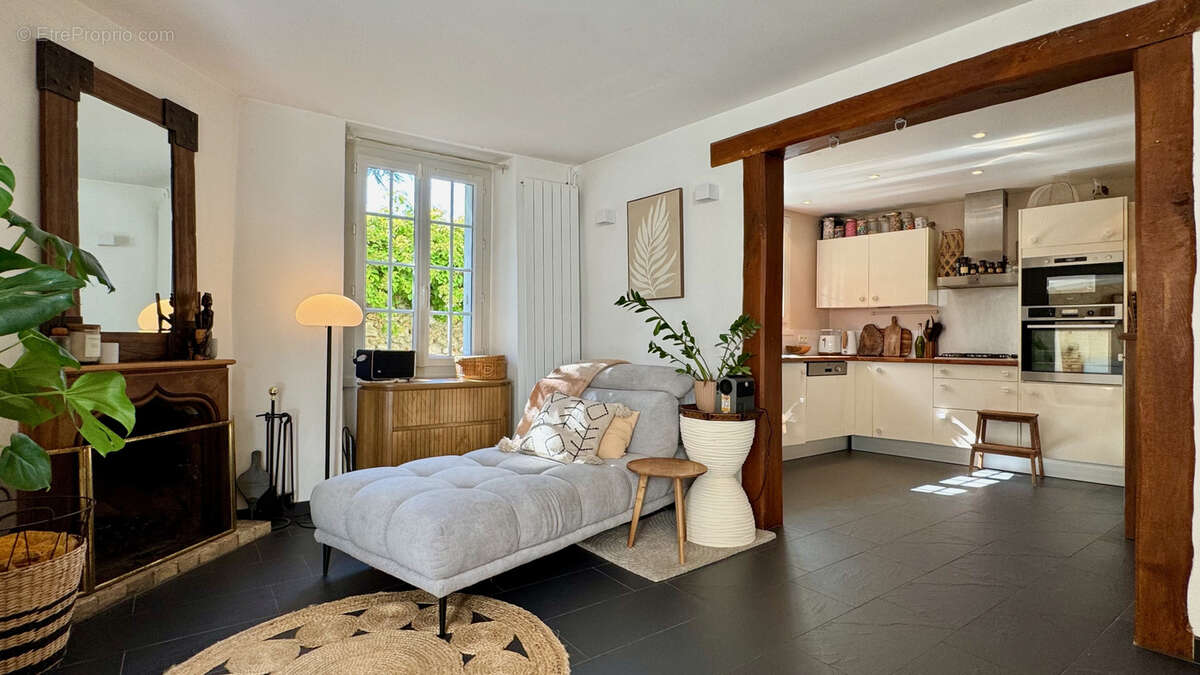 Maison à SAINT-NOM-LA-BRETECHE