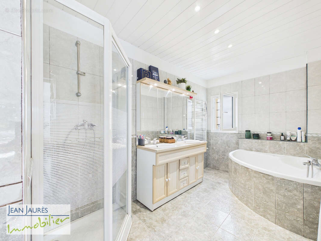 Maison à SAINT-ANDRE-LES-VERGERS