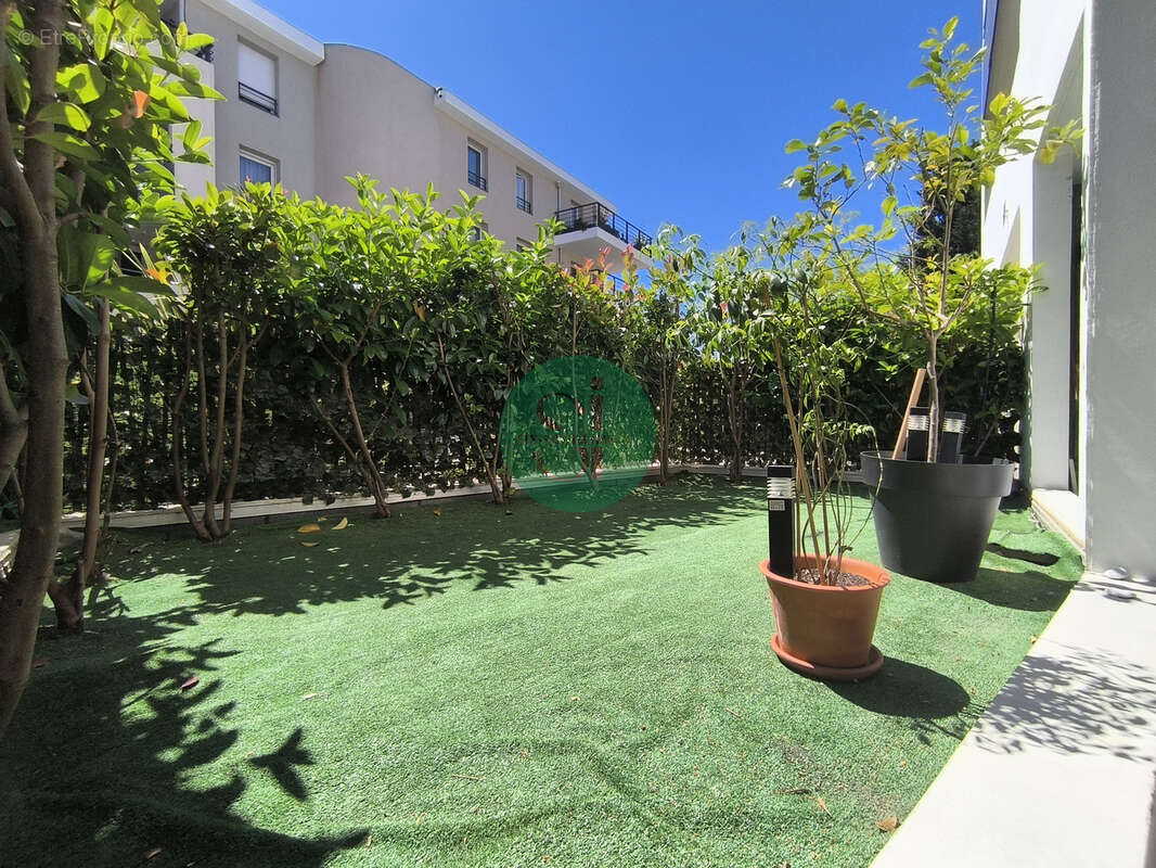 Appartement à SIX-FOURS-LES-PLAGES