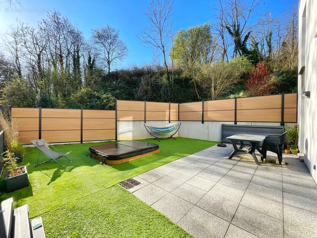 Maison à SEREZIN-DU-RHONE