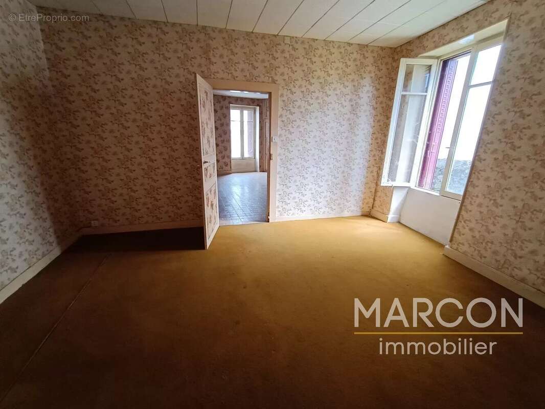 Maison à LAVAVEIX-LES-MINES