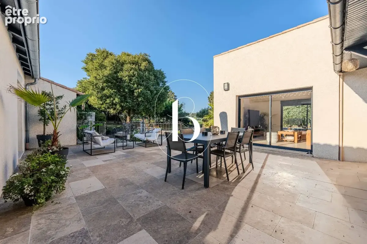 Maison 6 pièces 240 m² à vendre à Uzes (30700) - photo 7