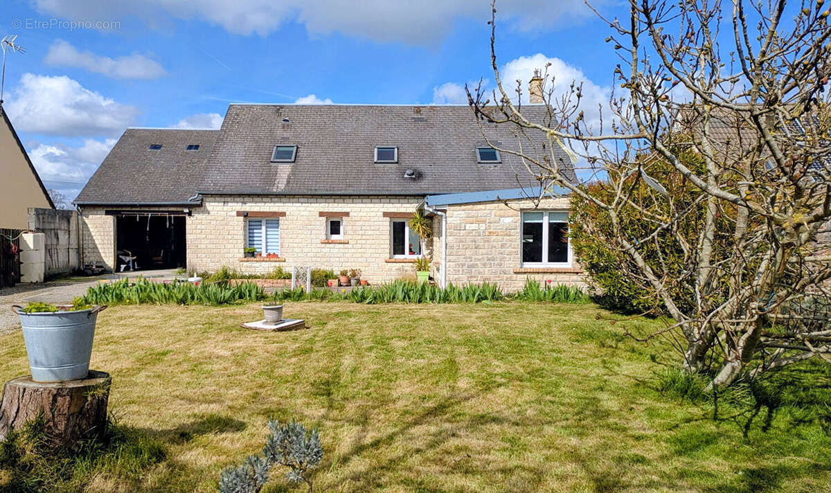 Maison à RAUVILLE-LA-PLACE