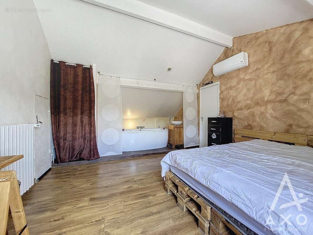 Maison à GIROLLES