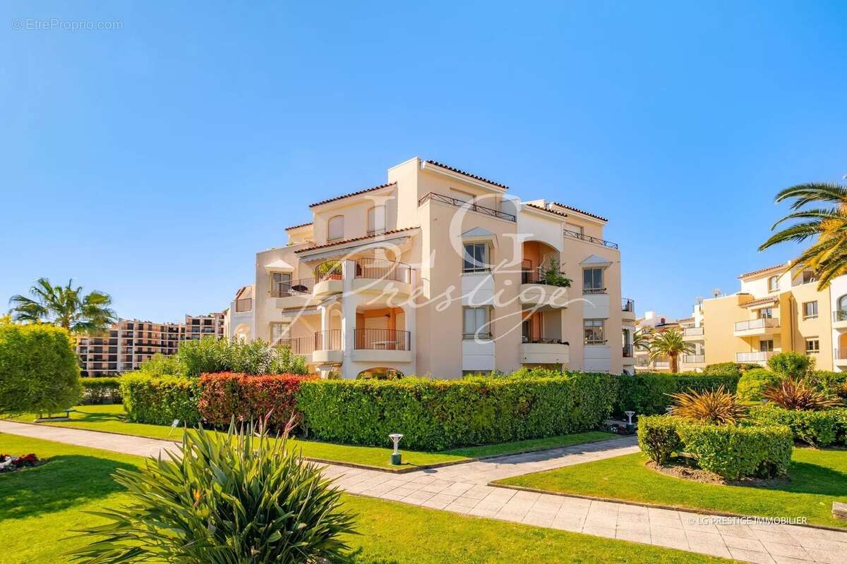 Appartement à MANDELIEU-LA-NAPOULE