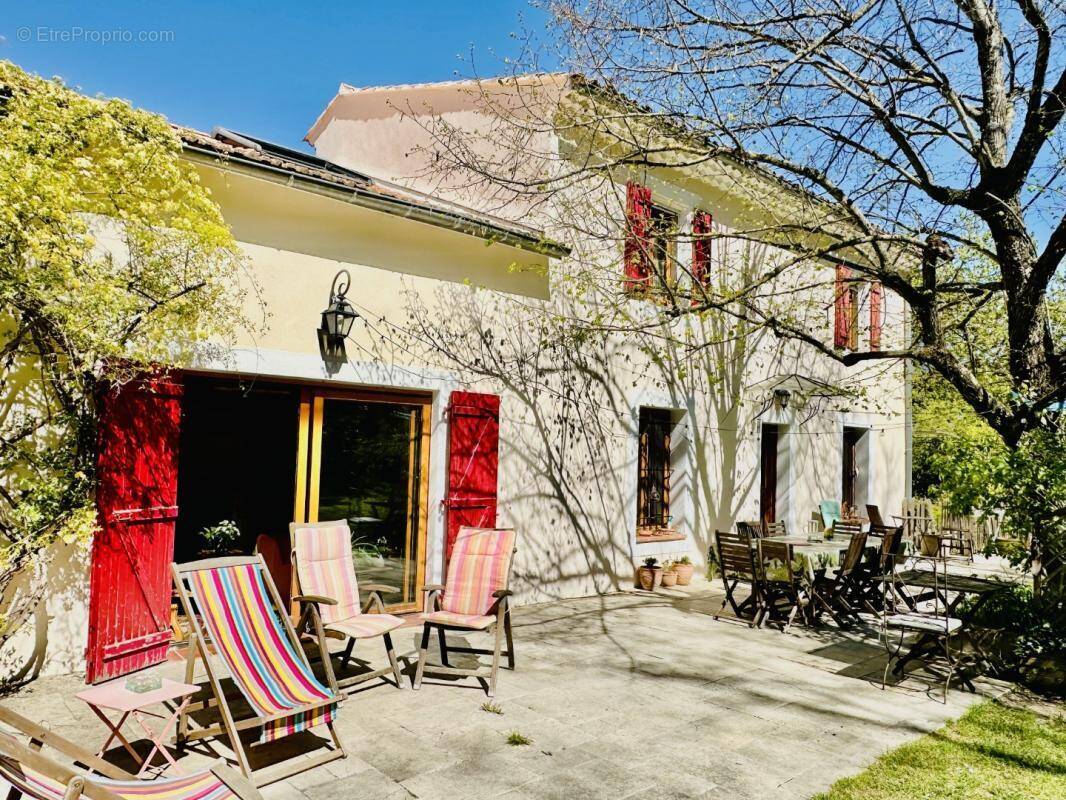 Maison à LE PUY-SAINTE-REPARADE