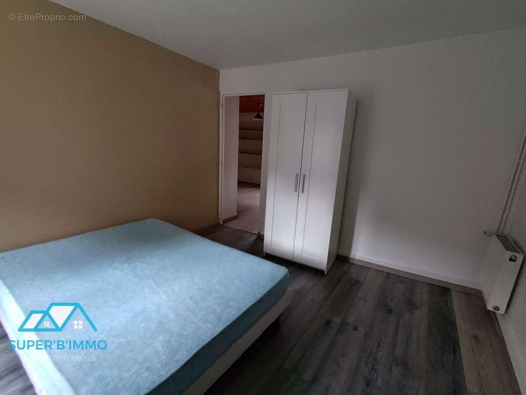 Appartement à SIAUGUES-SAINTE-MARIE