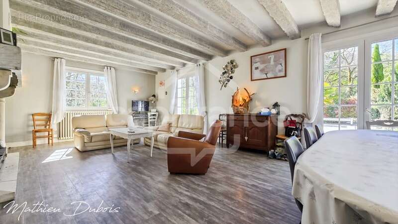 Maison à COULOUNIEIX-CHAMIERS