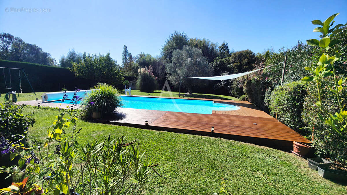 Maison à LAPEYROUSE-FOSSAT