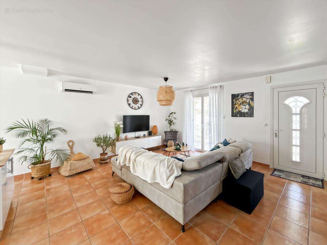  à vendre – capestang – maison rénovée avec jardin & garage - photo 4