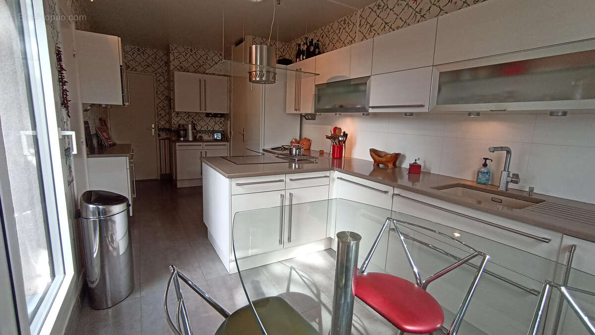 Appartement à VILLE-D&#039;AVRAY