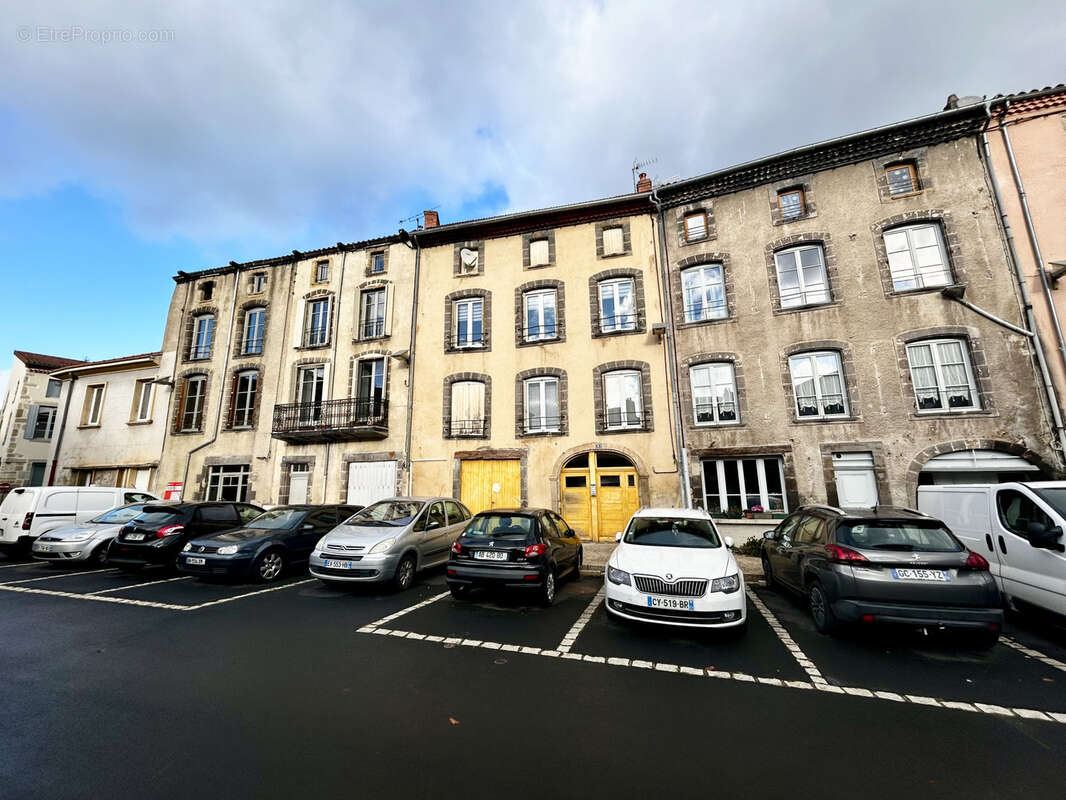 Appartement à SAINT-AMANT-TALLENDE