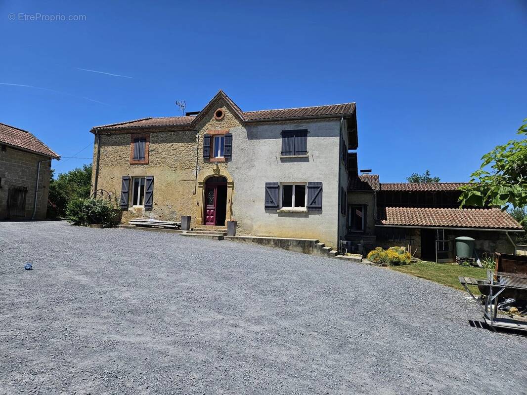 Maison à MAUMUSSON-LAGUIAN