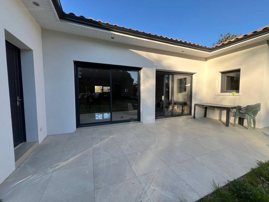 Photo 1 - Maison à COUTRAS