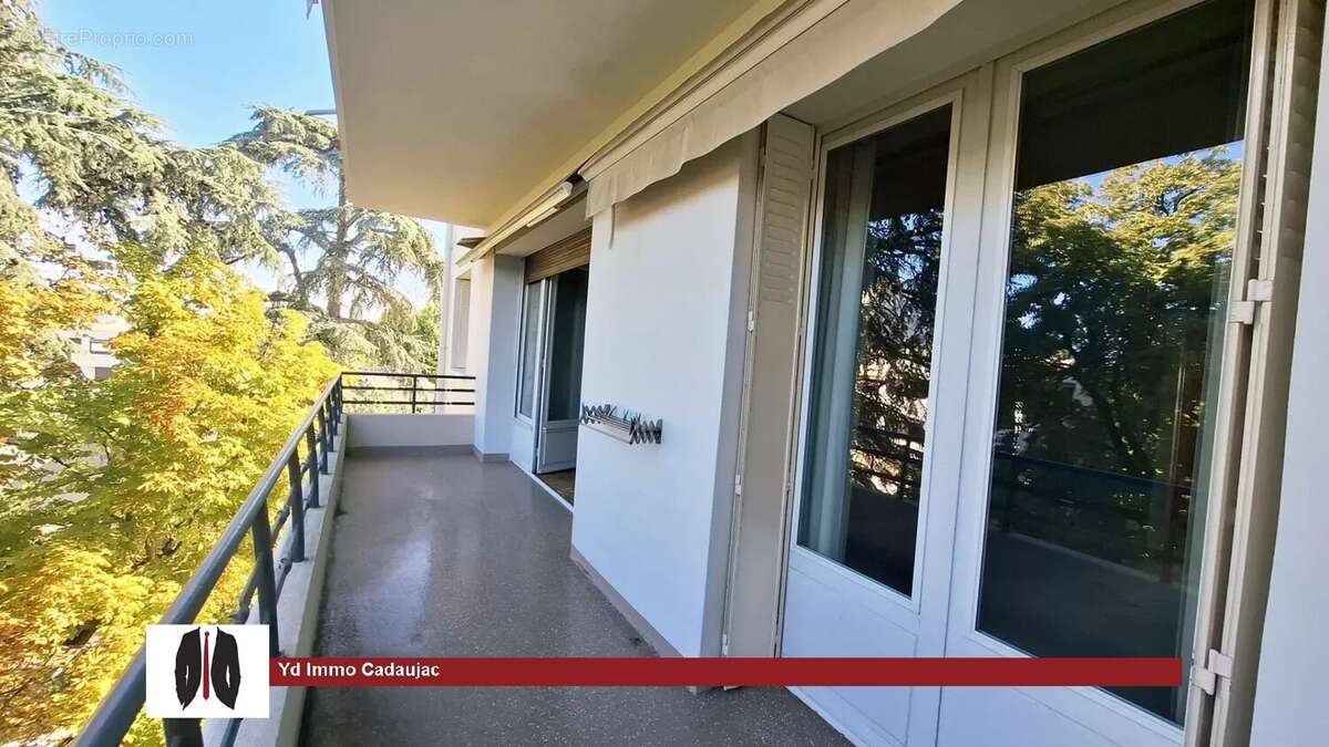 Bordeaux Caudéran – Grand appartement avec garage, cave et double balcon - photo 3