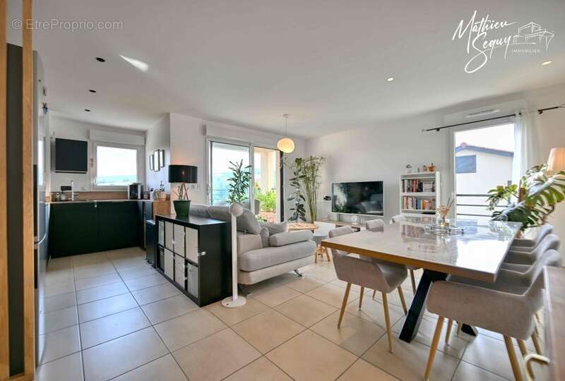 Appartement à THURINS