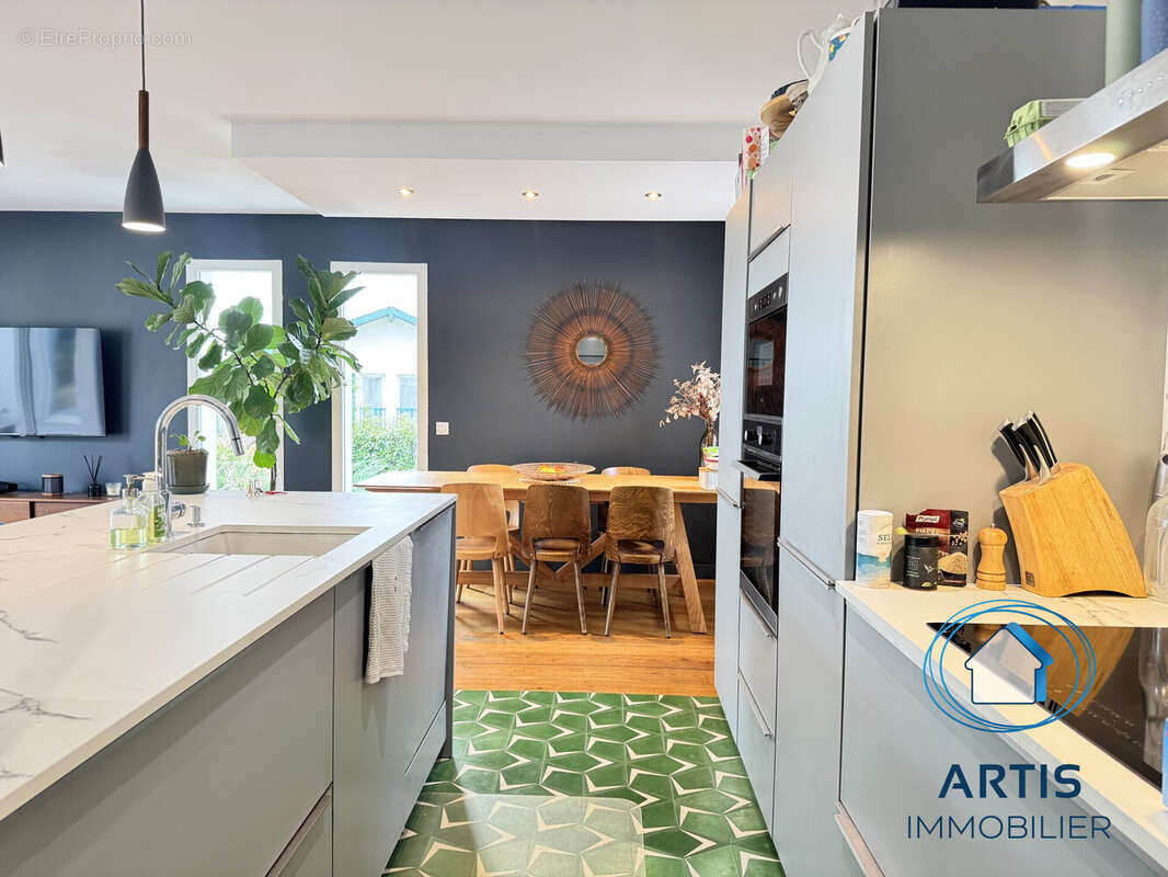 Maison 105 m² à Saint-Pee-Sur-Nivelle  - photo 2
