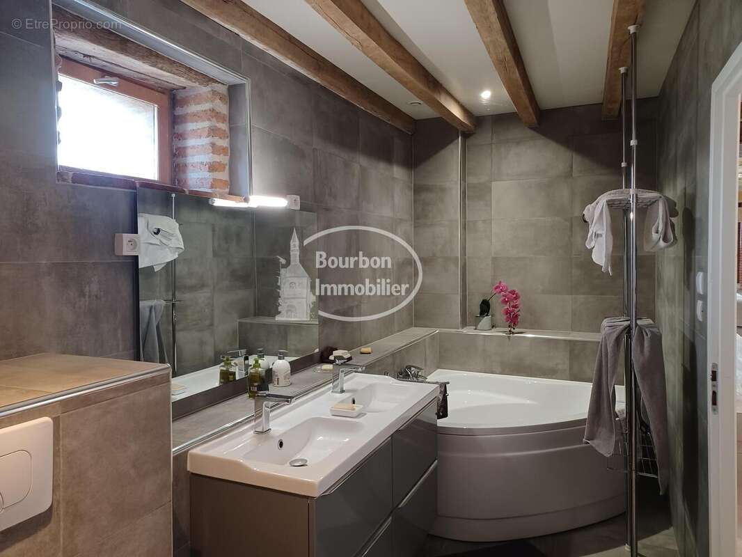 n°8 - Maison à CHALMOUX